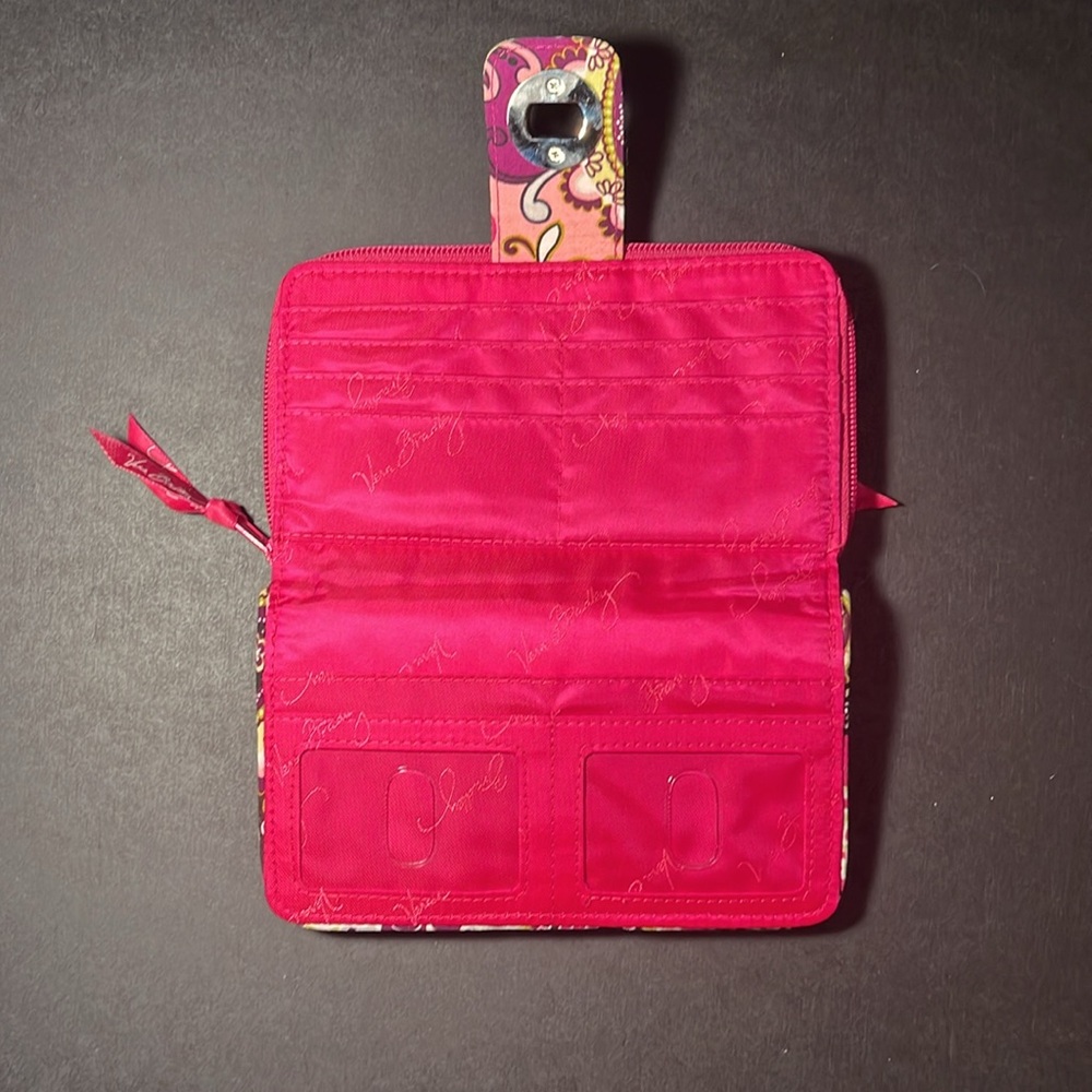 Turn Lock Wallet - Picture 2 of 2